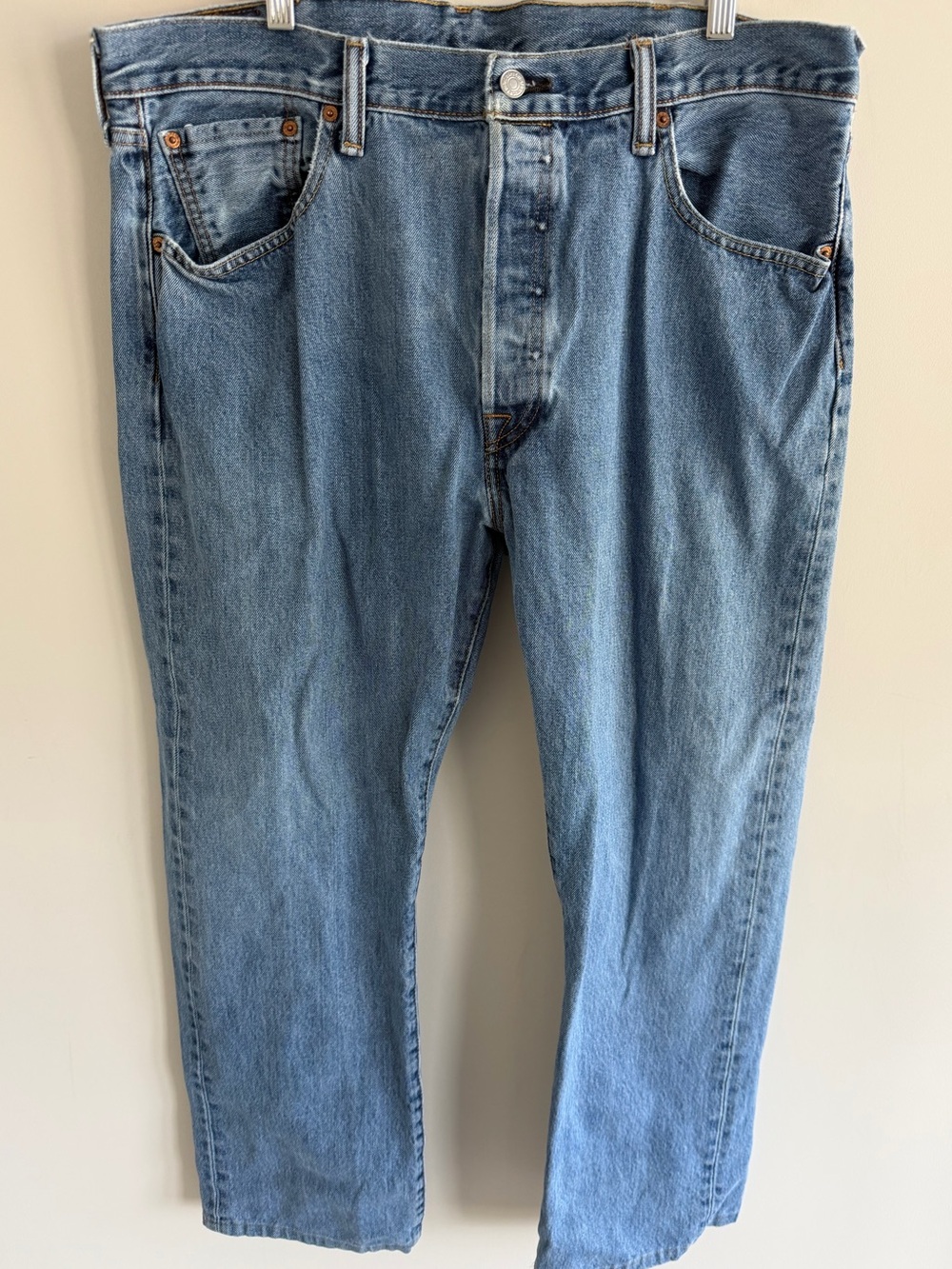 Levi’s 501 Mens 38x32 Medium Wash Button Fly Straight Leg Jeans Distressed Hem